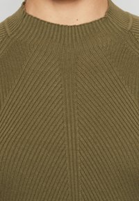 Guess Strickpullover - olive