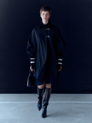 WITH BUTTONS - Cape - black