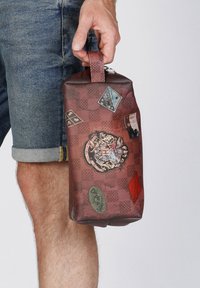 Karactermania NARUTO CLOUDS PLUS BRICK - Neceser - marrón