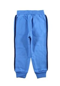 Pantalon de survêtement bleu avec une texture douce, taille élastique et bandes latérales bleu marine. Les ourlets bord-côtes complètent le design pour un ajustement confortable.
