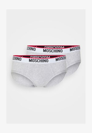 Szürke pamut alsónadrág fehér derékvonallal, fekete "Moschino" felirattal és piros díszítéssel, egy párban bemutatva.