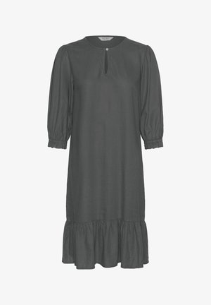 Siva obleka do kolen, izdelana iz lahkotnega materiala; ima tri četrtinske naborke na rokavih, dekolte z odprtino in nabrano spodnji del.