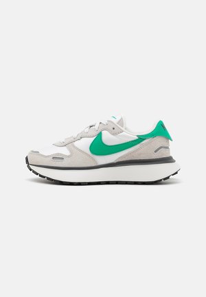 PHOENIX WAFFLE - Sneakers basse - summit white/stadium green/photon dust/iron grey/metallic silver/black