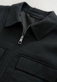 Unselected, black