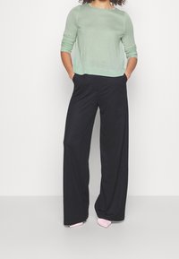 Vero Moda Tall Strickpullover - green