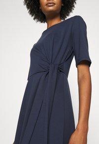 WEEKEND MaxMara Sukienka z dżerseju