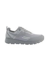 Szare buty sportowe z siateczkowej i syntetycznej cholewki, wzmocnionym noskiem oraz teksturowaną gumową podeszwą. Sznurowadła oraz minimalistyczne detale w designie bocznym.