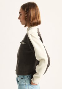 Vans RYDEN BIKER - Chaqueta vaquera - black