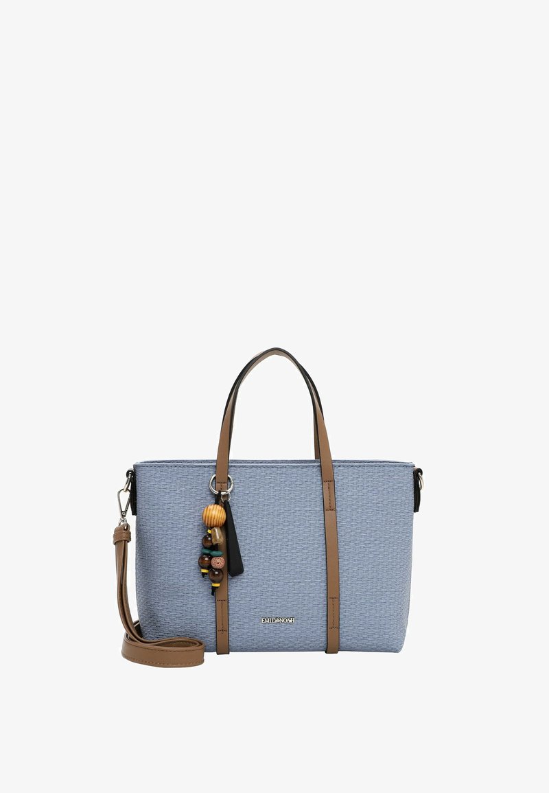 Sac à main bleu clair texturé avec des poignées marron et une bandoulière amovible, décoré d'un groupe de perles en bois et d'une petite étiquette noire.