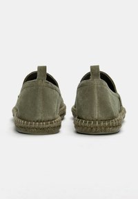 PULL&BEAR FLAT - Espadrile - khaki