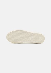 Calvin Klein Jeans FLATFORM LACEUP - Sneakers basse - bright white/pastel lilac/creamy
