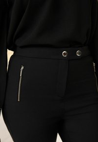 Next ZIPPED DETAIL  - Stoffhose - black