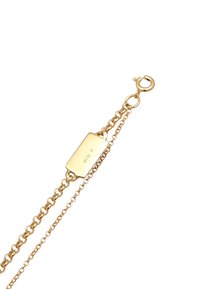 Collana a catena in tonalità oro con un'etichetta rettangolare con incisione "925" e chiusura a moschettone.