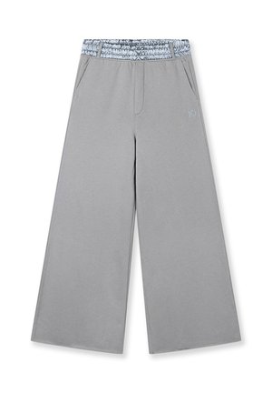 Pantaloni a gamba larga grigio chiaro con fascia elastica in vita caratterizzata da un accento blu testurizzato. Include tasche laterali e un dettaglio logo sottile.