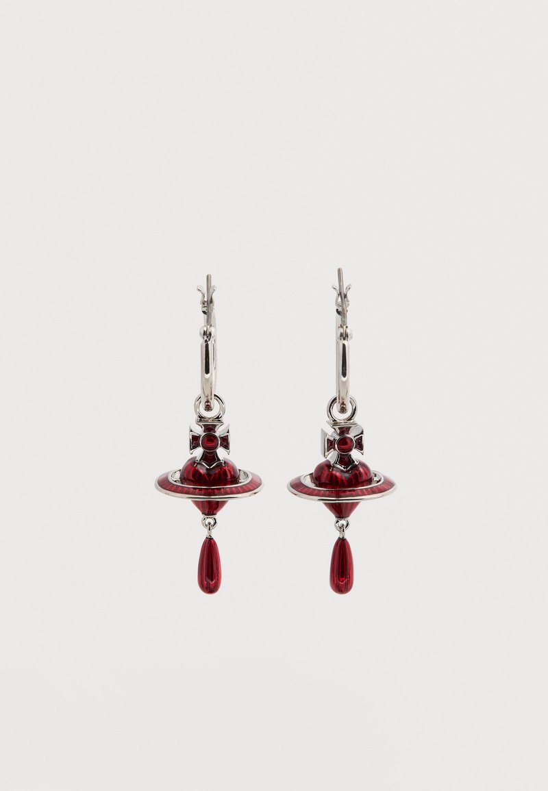 Κόκκινα σκουλαρίκια τύπου σταγόνας με σχέδιο πλανήτη, ασημένιο μεταλλικό μέρος και περίτεχνη λεπτομέρεια, με γυαλιστερό φινίρισμα και κρεμαστό δάκρυ.