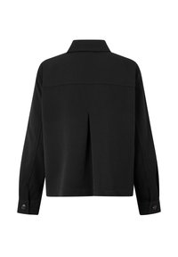 Zwarte langetermijn shirt met een rechte achterkant, boxplooidetail, knoopmanchetten en een klassieke kraag op een witte achtergrond.
