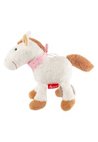 Cavallo di peluche con pelliccia bianca, zoccoli marroni e criniera marrone. Presenta una sciarpa a pois rosa e un'etichetta rossa sul lato.
