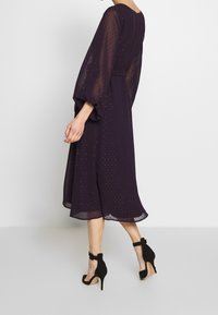 s.Oliver BLACK LABEL Vapaa-ajan mekko - dark purple