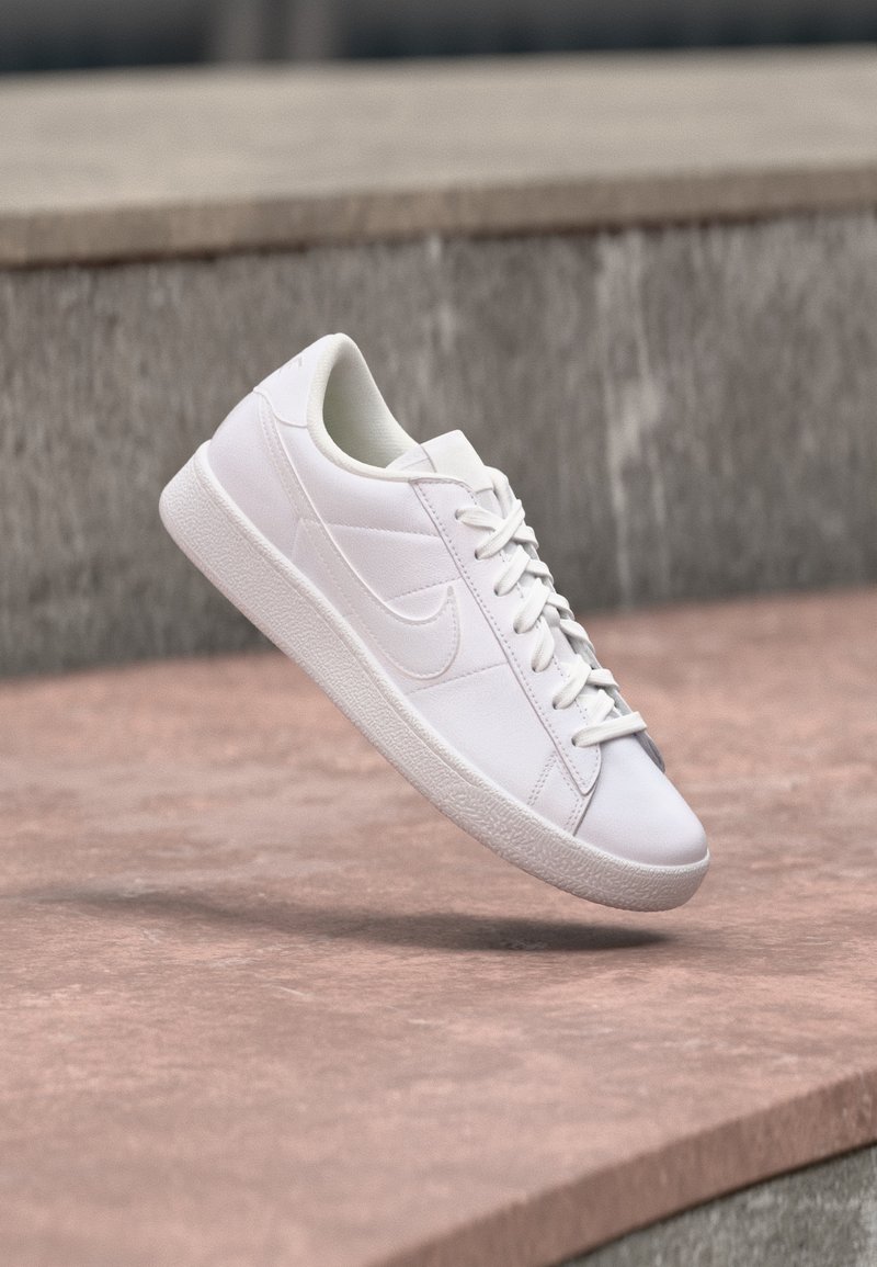 TENNIS CLASSIC white