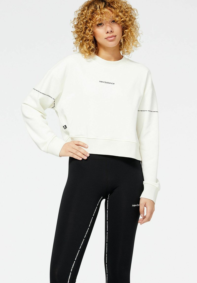 New Balance ESSENTIALS WINTER CREW Sweatshirt sea salt/hvid Zalando.dk