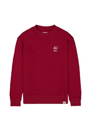 Sweat-shirt rouge à col rond avec manches longues, petit motif blanc et texte "Garcia" sur la poitrine, col, poignets et ourlet côtelés.