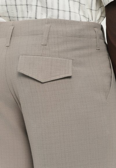 Won Hundred EZRAH - Pantalon classique - khaki