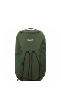 Grüner Rucksack mit glatter Stoffoberfläche, ausgestattet mit einem oberen Griff, einer seitlichen Netztasche und schwarzen verstellbaren Riemen. Logo auf der Vorderseite angebracht.