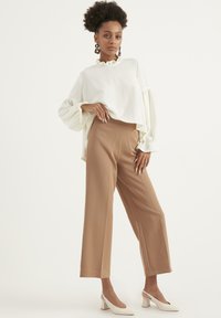 Herita WITH ELASTIC WAISTBAND - Pantaloni - brown