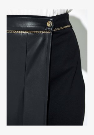 LOLA CASADEMUNT, WOMEN - A-line skirt - black