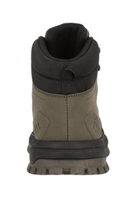 Bruna mocka och svarta textilanklar med en vadderad krage, dragflik och texturerad gummisula för bra grepp.