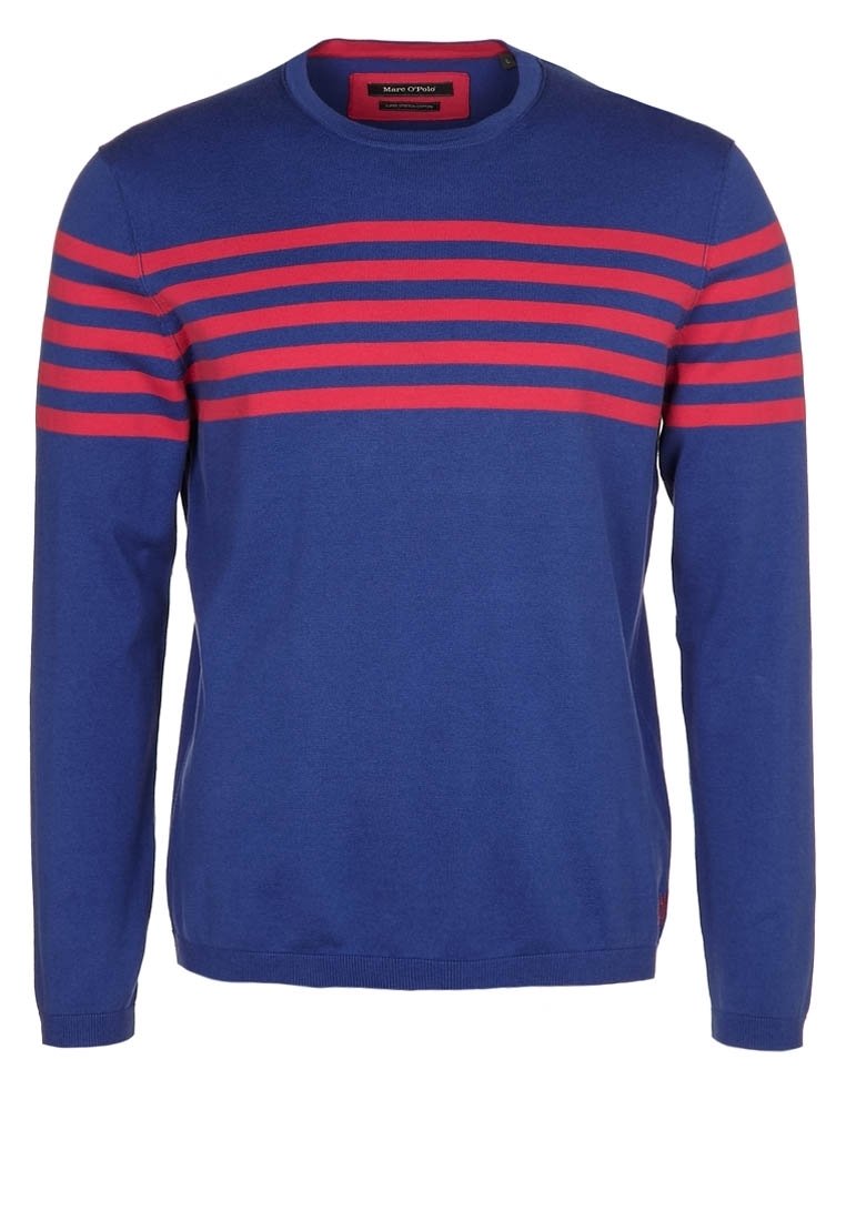 Blauer Strickpullover mit horizontalen roten Streifen über der Brust. Langer Ärmel und runder Halsausschnitt mit Rippenbündchen und -saum.