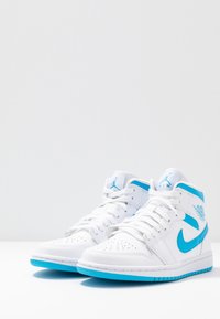 Jordan Womens Air 1 Mid Sneaker High White Dark Powder Blue Weiss Zalando De