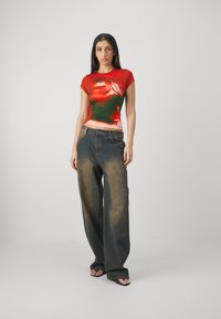 Jaded London SHORT SLEEVE BABY TEE - Printtipaita - red