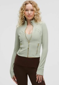 Unselected, Fog Green/Gold