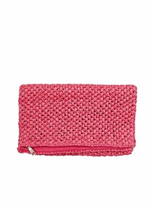 Pochette tissée rose avec une surface texturée, forme rectangulaire, et une fermeture éclair avec un petit élément métallique.