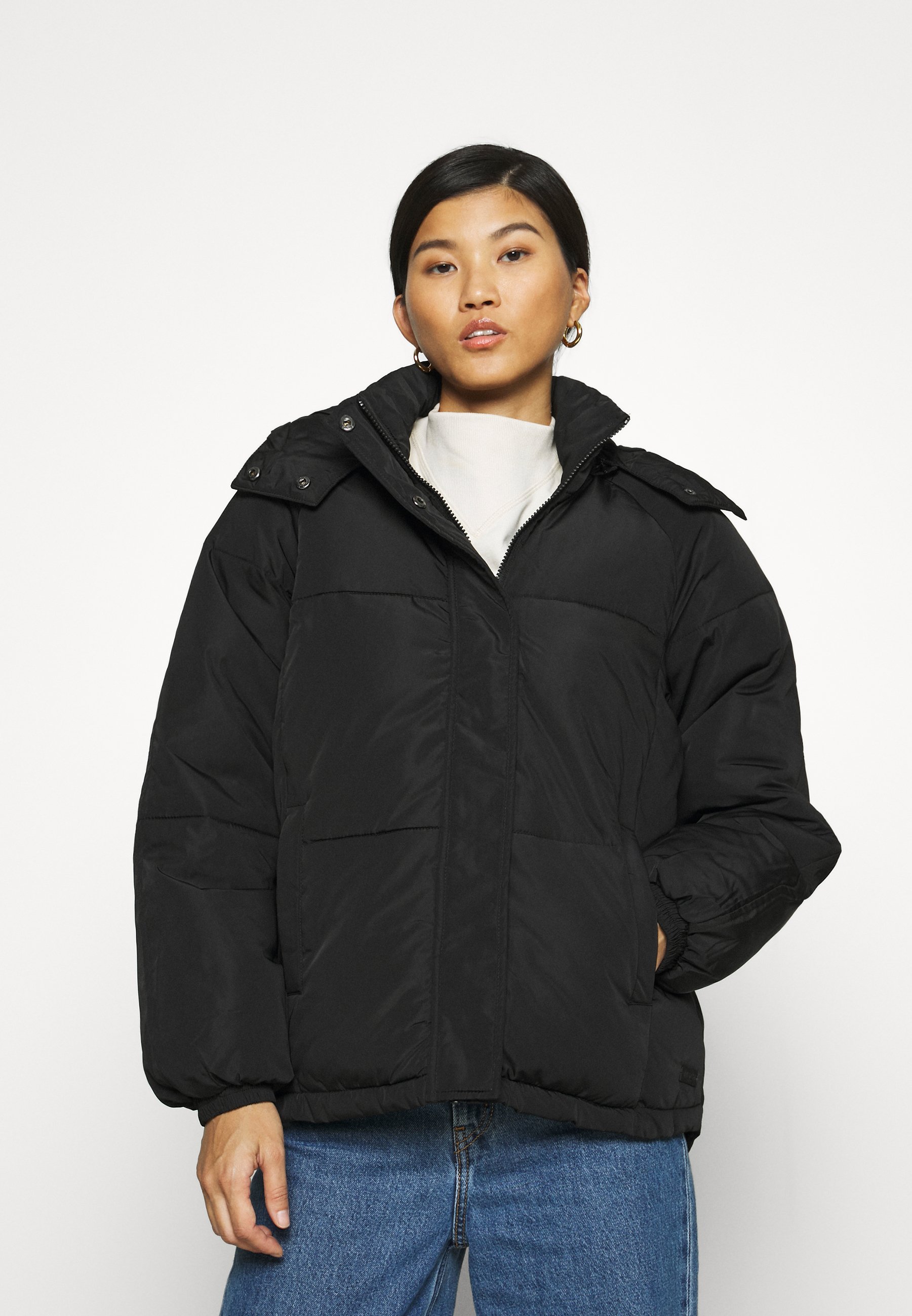 Moss Copenhagen Jackor Dam . Köp damjackor online på Zalando.se Köp Jackor från Moss Copenhagen Online | FASHIOLA.se