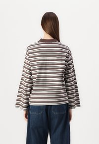 Vero Moda VMMAREN - Polo majica - chocolate brown