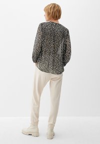 s.Oliver MIT ALLOVERMUSTER - Bluse - schwarz