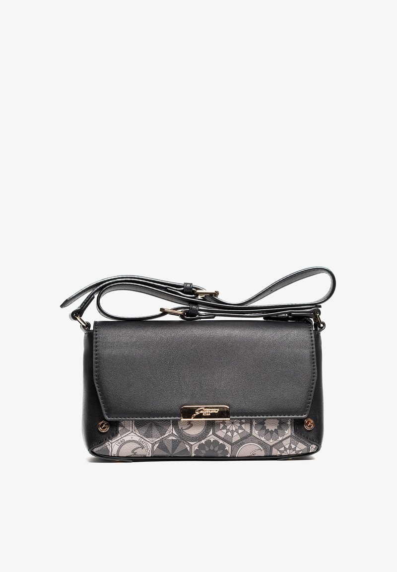 Černá kabelka z umělé kůže s vzorovanou spodní polovinou, zlatými kovovými doplňky, nastavitelným popruhem a klopou na zavírání.