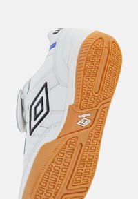 Umbro SPECIALI TR LEATHER UNISEX - Trainers - white/black/royal