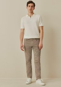 Next MOTION FLEX STRETCH - Vaqueros slim fit - stone natural