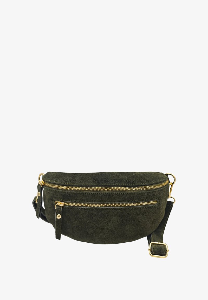 Sac banane en suede vert olive avec deux poches zippées à l'avant, fermetures éclair dorées et bandoulière ajustable. Texture lisse, forme arrondie.