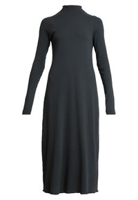 Robe à manches longues côtelée en gris foncé, avec un col haut, une coupe ajustée et une longueur jusqu'aux chevilles. Tissu extensible avec une texture subtile.