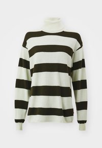 Stripete genser med brede mørkebrune og lysegrå striper, høyhalsdesign, lange ermer og myk tekstur.