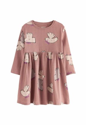 Robe rose à manches longues pour tout-petit avec taille froncée, décorée d'illustrations d'oiseaux blancs et du mot "LOVE" en violet.