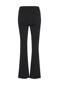 Melnu sieviešu bikses ar nedaudz izplatītu kāju, aizmugurējām kabatām ar atverēm un jostas cilpām, redzamas no mugurpuses uz baltas fona.