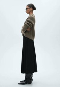 Mango Plisirano krilo - black