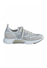 Baskets de sport gris clair et blanc avec panneaux en mesh, fermeture à lacets, semelle amortie et languette au talon.