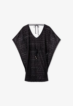 Czarny kaftan z dekoltem w serek, krótkimi rękawami i misternymi detalami przypominającymi koronkę. Posiada sznurek przy dekolcie do regulacji dopasowania.