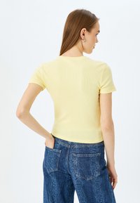Koton T-shirts print - yellow
